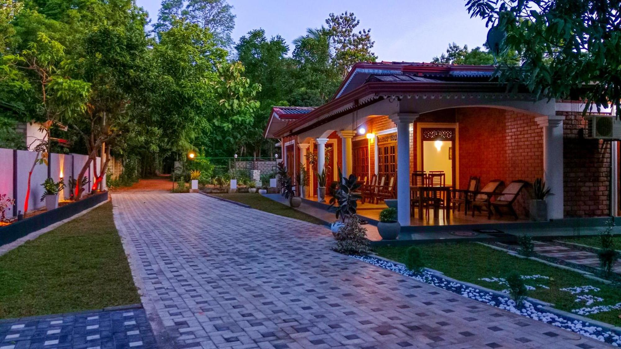 Hotel Sigiri Thilanka Rest Sigirîya Extérieur photo